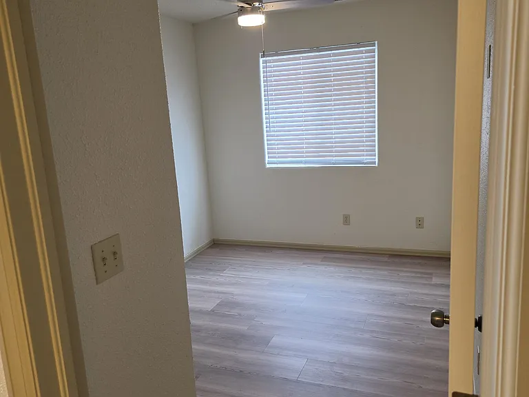 443 Pear Ln — Photo 7