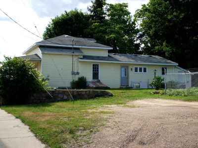 631 E Main St, Edmore, MI, 48829