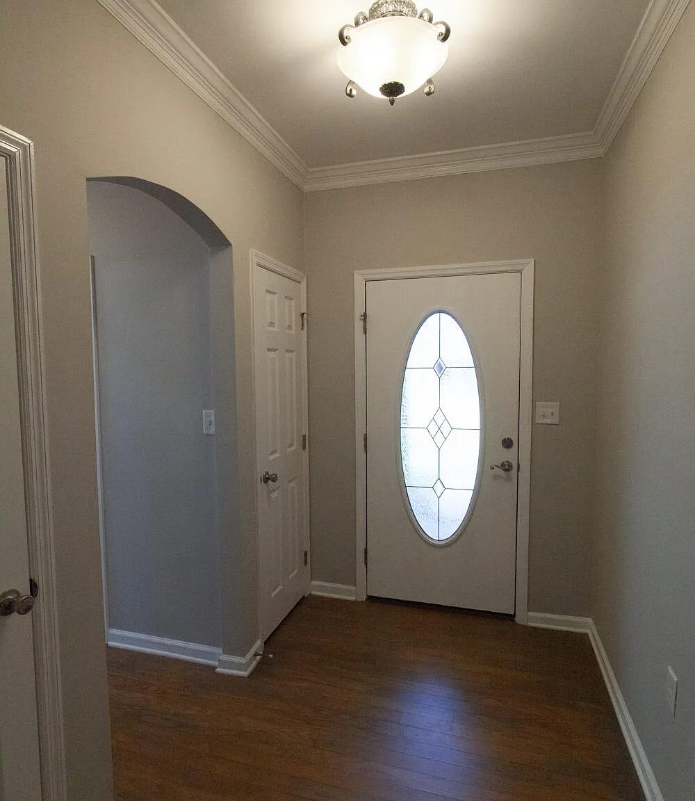 3 bed, 2.0 bath, 1735 sqft, $2,000 — Photo 2