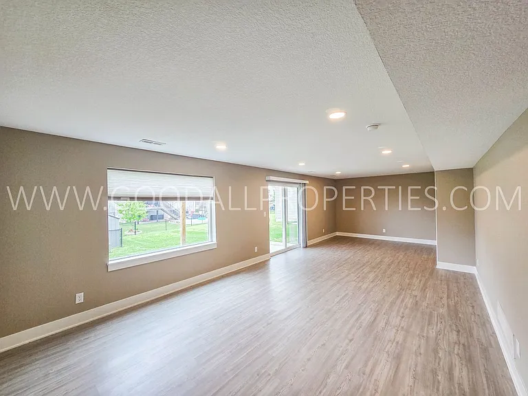 216 Maple Ave — Photo 7