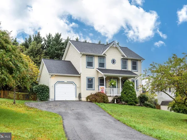 925 Clauser Ct, New Windsor, MD 21776