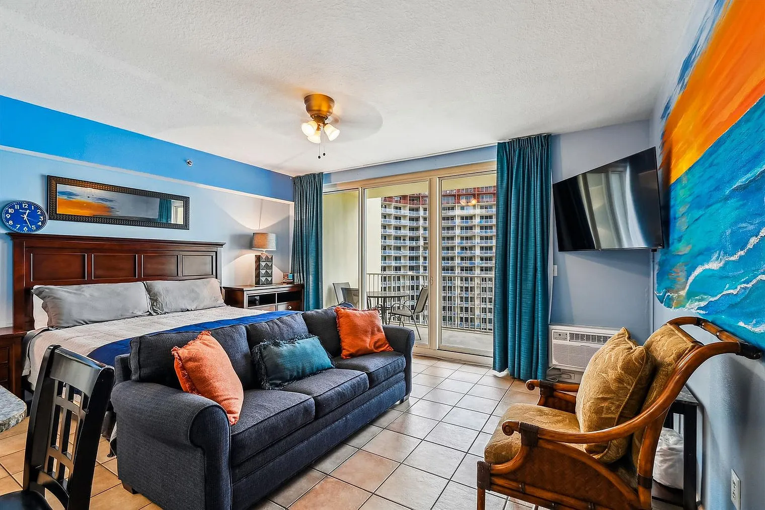 1 bed, 1.0 bath, 495 sqft, $2,429 — Photo 2