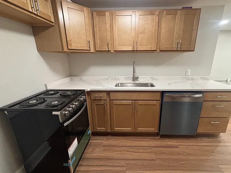 357 Madison Ave #G — Photo 1