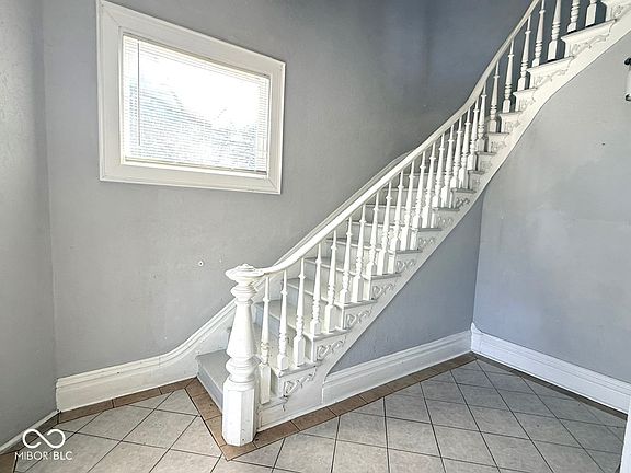 3rd image of 203 Crane Dr