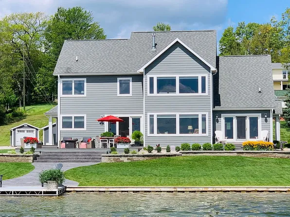 9861 Doyle Dr, Mecosta, MI 49332