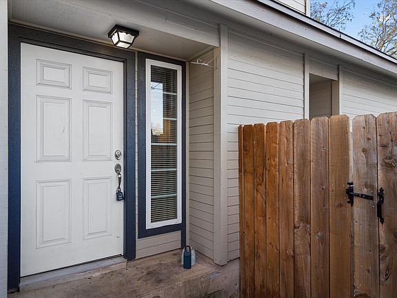 5th image of 1203 Quail Valley Dr #B