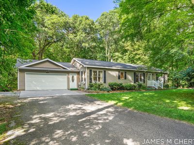 5621 Pine Island Dr NE, Comstock Park, MI, 49321