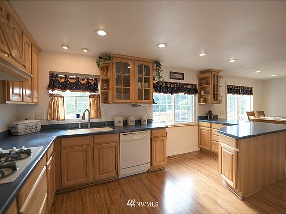 3rd image of 11817 SE 261st Pl