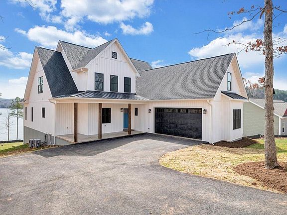 5th image of 1216 Runaway Bay Rd