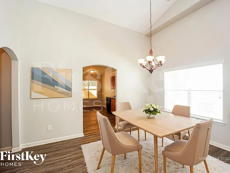 207 Fairgrove Ln — Photo 8