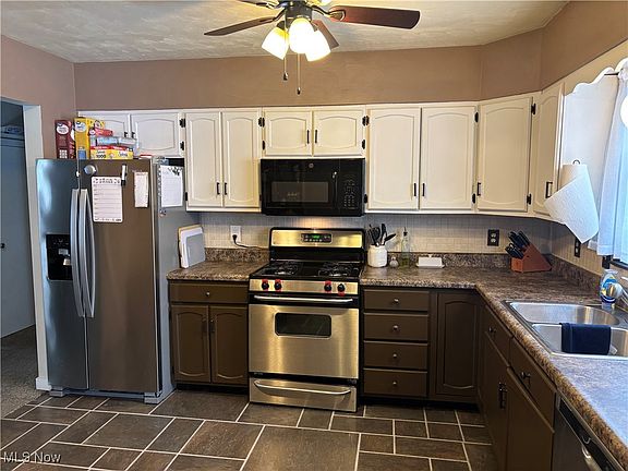 5th image of 815 Crestview Dr