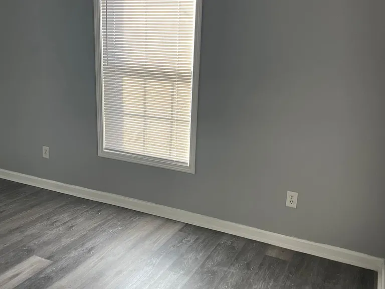 684 Mitchell St — Photo 5