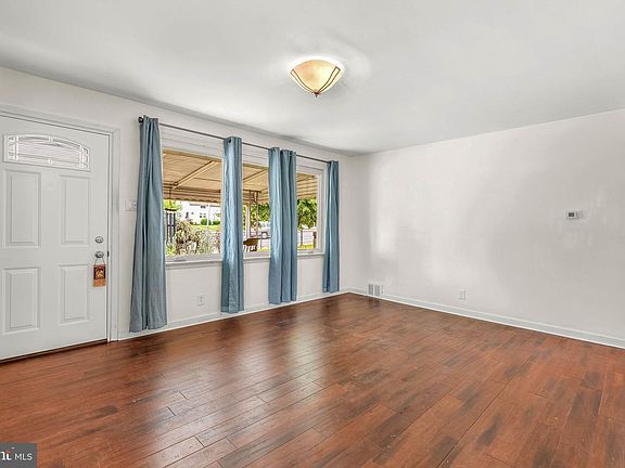 5th image of 9231 Academy Rd