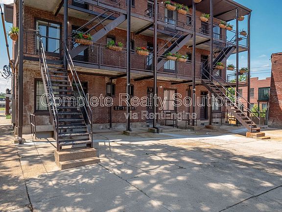 5th image of 3661 S Broadway Floor 1