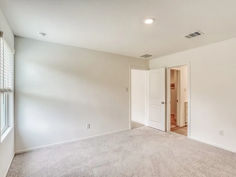 343 Parkin Ct — Photo 10