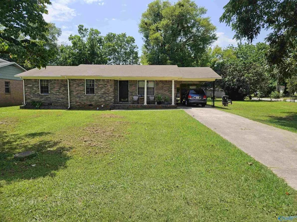 443 11th Ave NW, Decatur, AL 35601