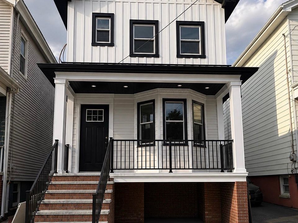 1st image of 13 E 32nd St