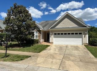 2034 Woodwater Dr, Fuquay Varina, NC 27526