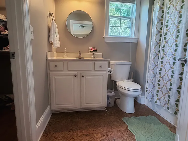 402 Pershing Rd — Photo 14