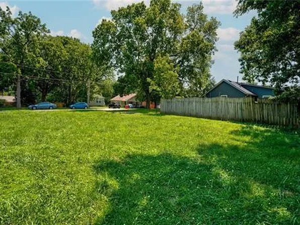 904 S Pearl St, Independence, MO 64050