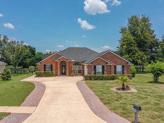 3rd image of 3910 LAKE CREST Terrace