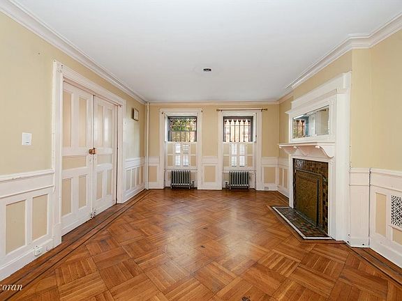 3rd image of 752 Saint Johns Pl