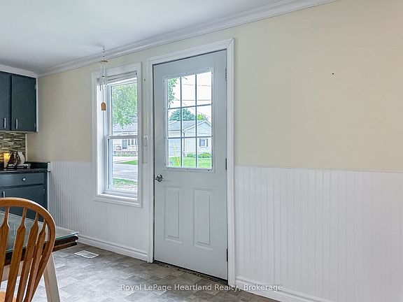 3rd image of 51 Side St