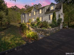 2 Abbey Lane, Newtown, CT 06470
