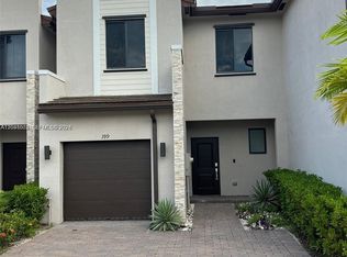 399 NE 211th Ter, Miami, FL 33179