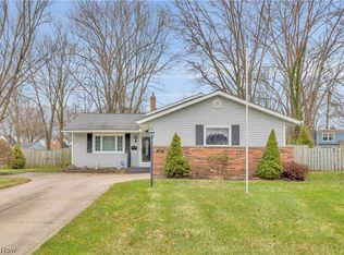 4430 Bentley Dr, North Olmsted, OH 44070