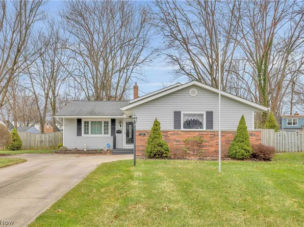 4430 Bentley Dr, North Olmsted, OH 44070