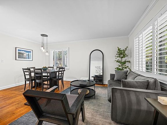 3rd image of 2329 Illinois Rd