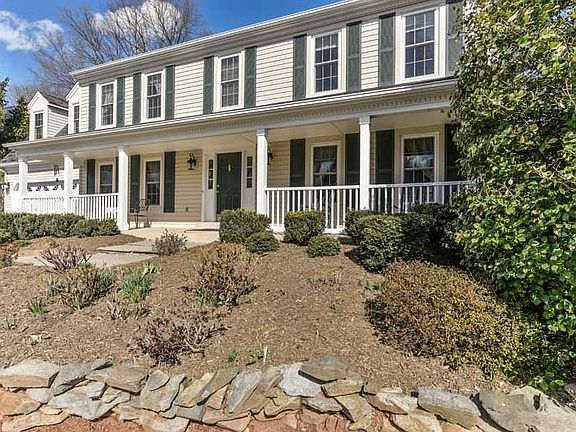2nd image of 3331 Fern Hollow Pl