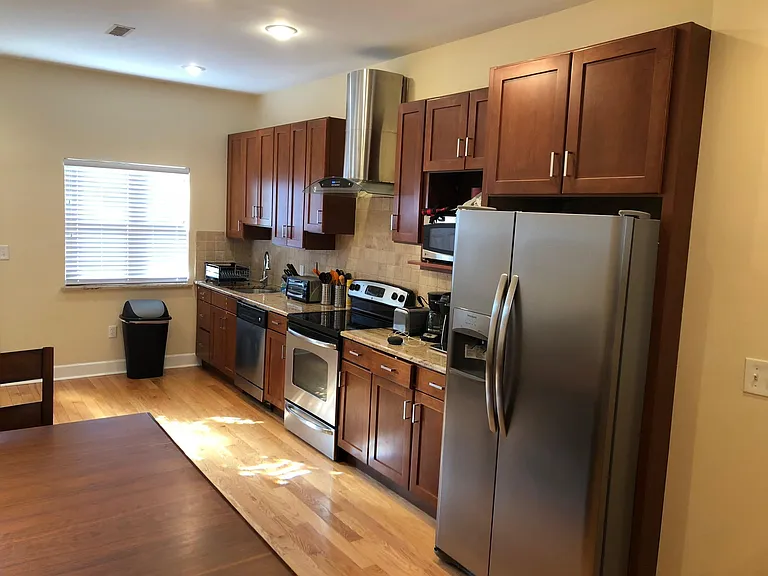 742 S Chadwick St — Photo 4
