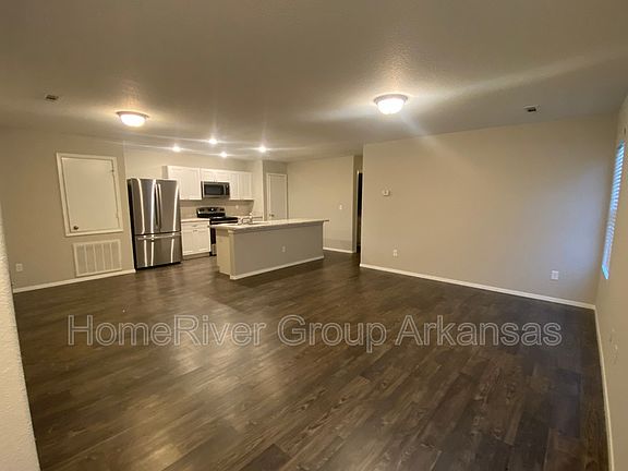3rd image of 223 N Broadway Dr