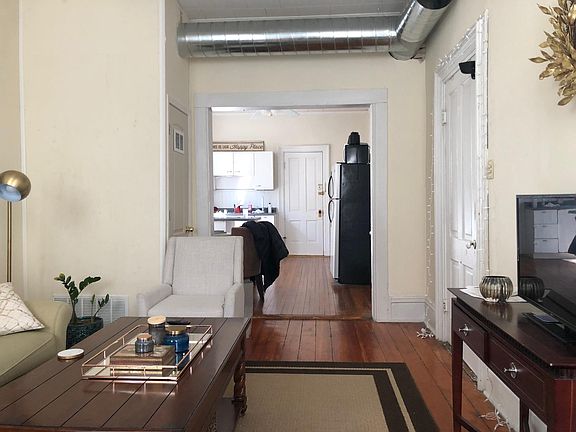 2nd image of 866 N Hermitage Ave APT 2F