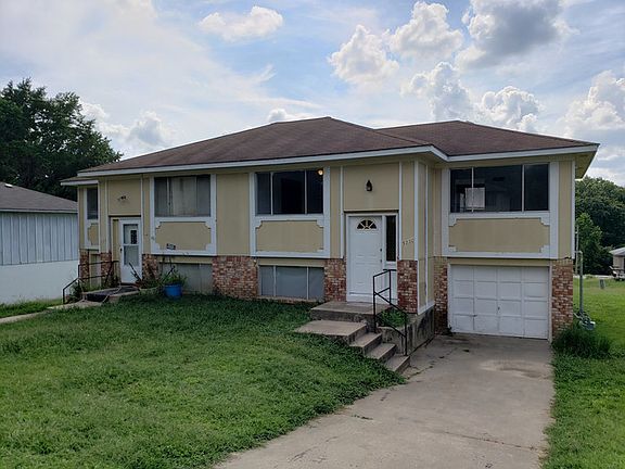 2nd image of 3228 N 84th Ter