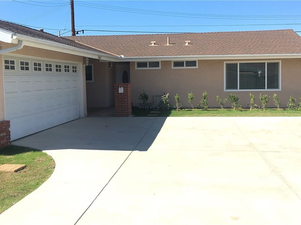 2nd image of 1963 Los Cerros Dr