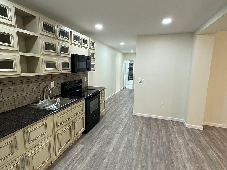 2200 Kunkletown Rd #B — Photo 6