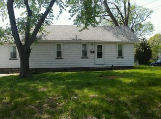 200 Harriett St, Pekin, IL 61554