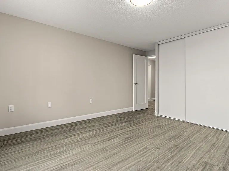 11 Derby Ln — Photo 15