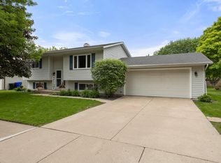 2809 S Summerset Dr, Appleton, WI 54915