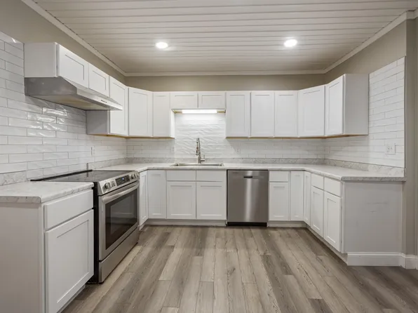 13 Fruit Street, Bangor, ME 04401