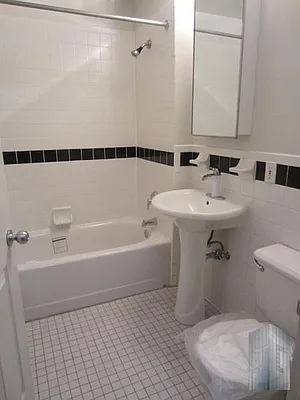 Rented by Skyline Group Real Estate | media 34