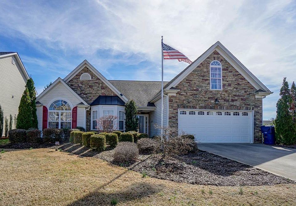 1st image of 704 E Saddletree Dr