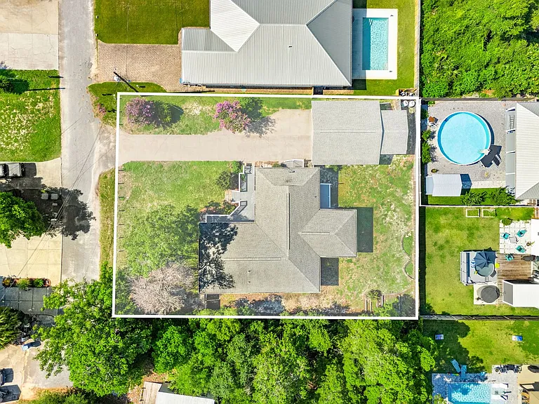 327 Shasta St — Photo 41