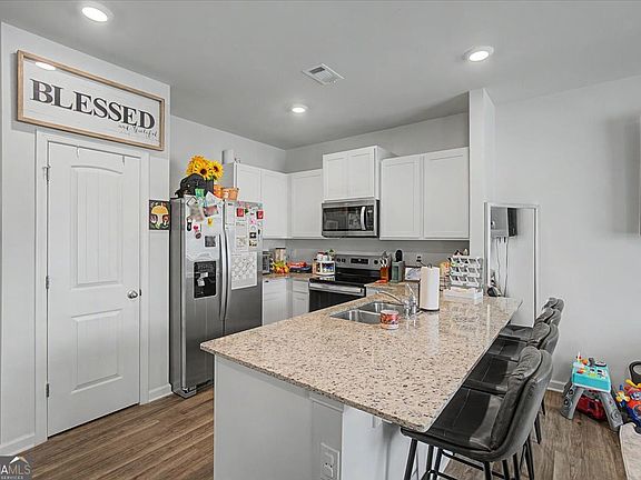 3rd image of 1005 N 2nd Ave NW #9