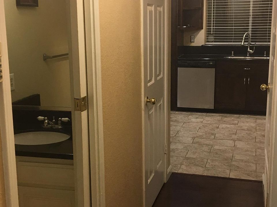 Hall to kitchen 