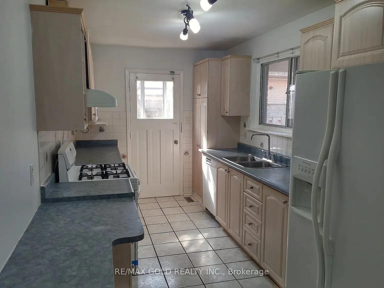 3 bed, $2,700 — Photo 4