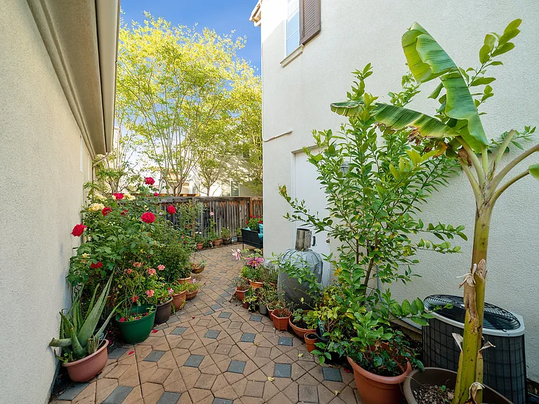9732 Belladonna Dr — Photo 31